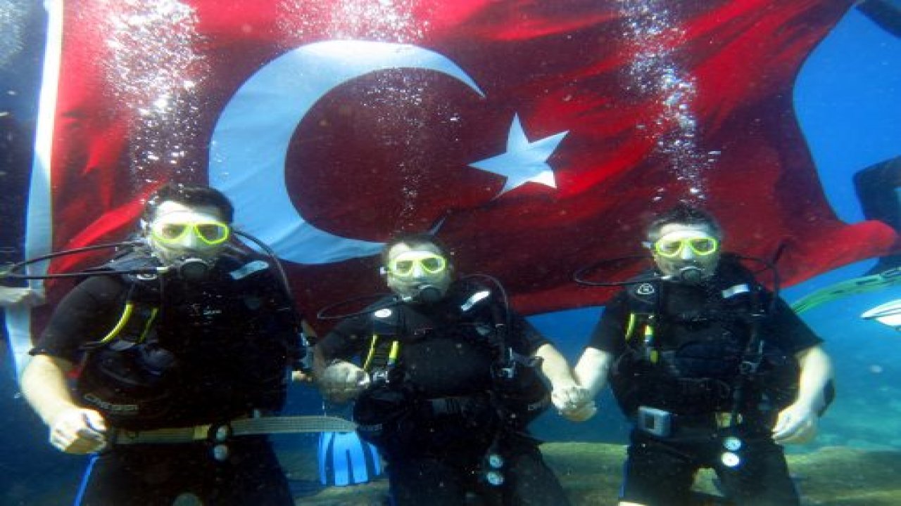 Fethiye Kaymakamı, su altı dalışı gerçekleştirdi
