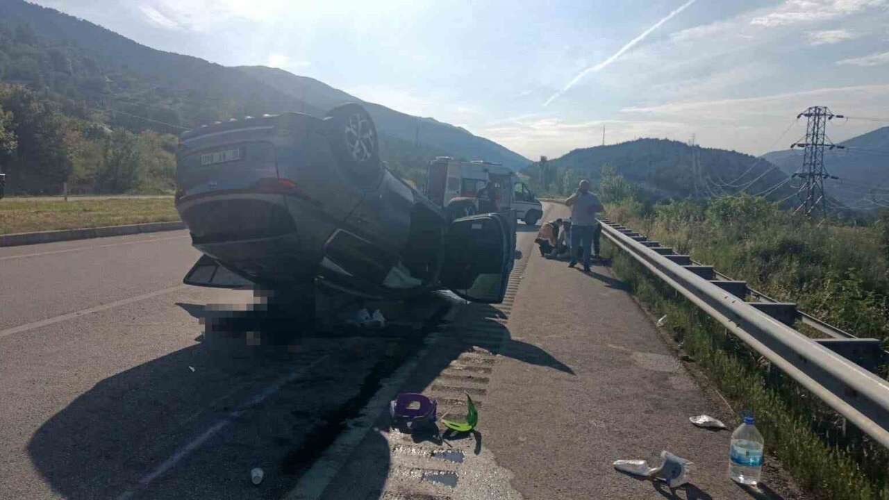 Kontrolden Çıkan Otomobil Takla Attı:  1 Ölü, 5 Yaralı
