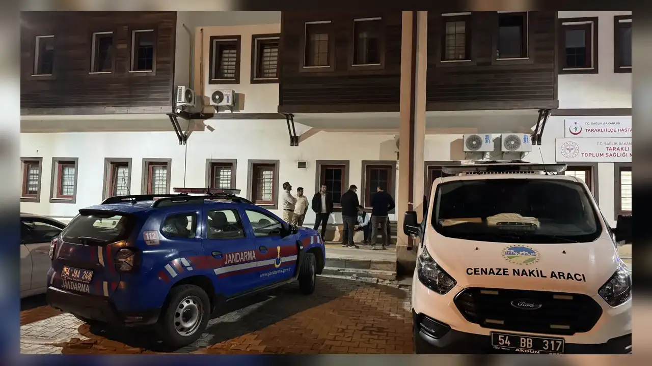 Tarlada Traktör ile Tarım Makinesi Arasında Sıkışan Çiftçi Hayatını Kaybetti