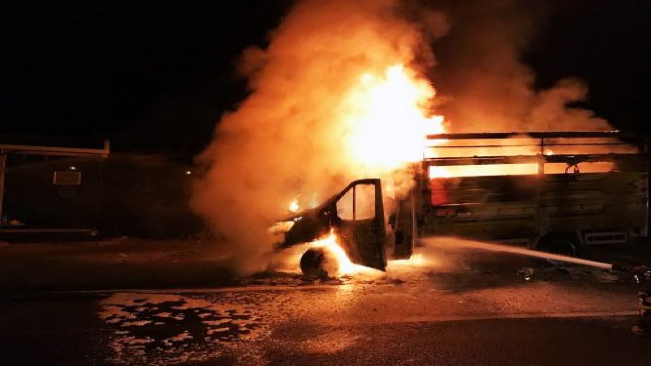 Araç alev alev yandı