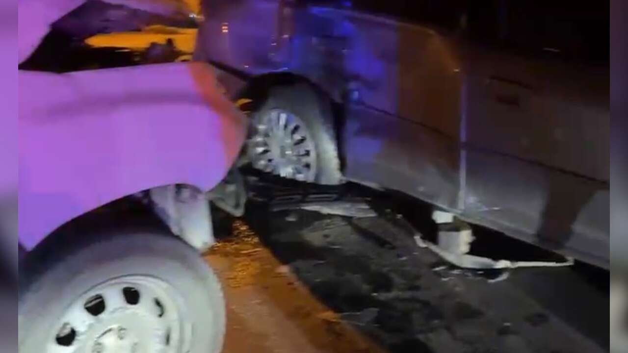 Muğla'da Gece Yarısı Kaza: İki Araçta Maddi Hasar Meydana Ge