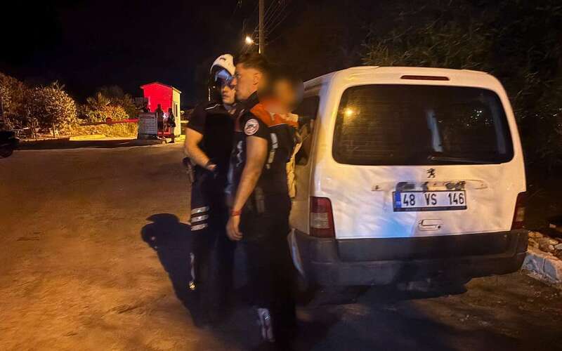 Muğla'da Aranan Şahıs Yakalandı, Yakınları Polise Zorluk Çıkardı