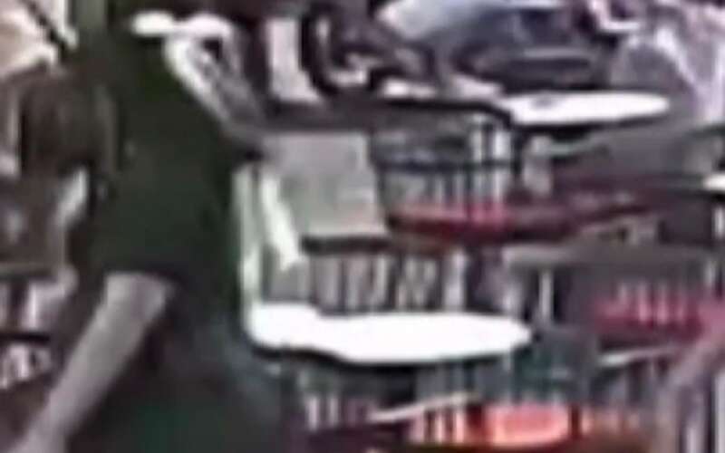 Muğla'da Polisten Kaçan Suçluyu Tek Yumrukta Yere Serdi