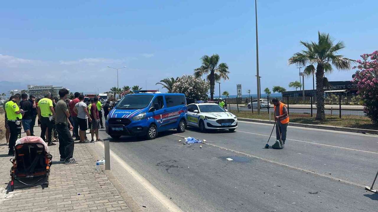 Kamyonet İle Motosiklet Çarpıştı: 22 Yaşındaki Gen