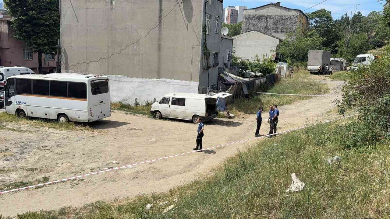 Mahalledeki Kokuyu Kanalizasyon Zannettiler C*set 