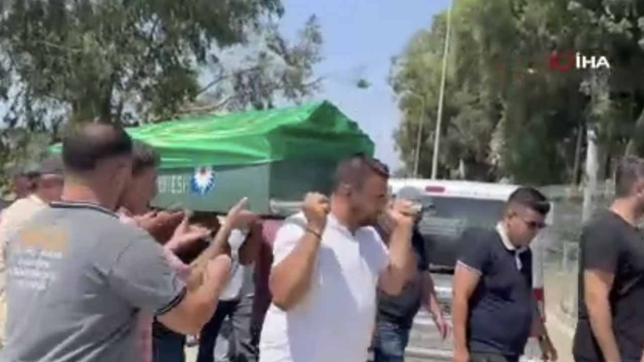 Okula Götürdüğü 16 Yaşındaki Kızını Kazada Kaybede