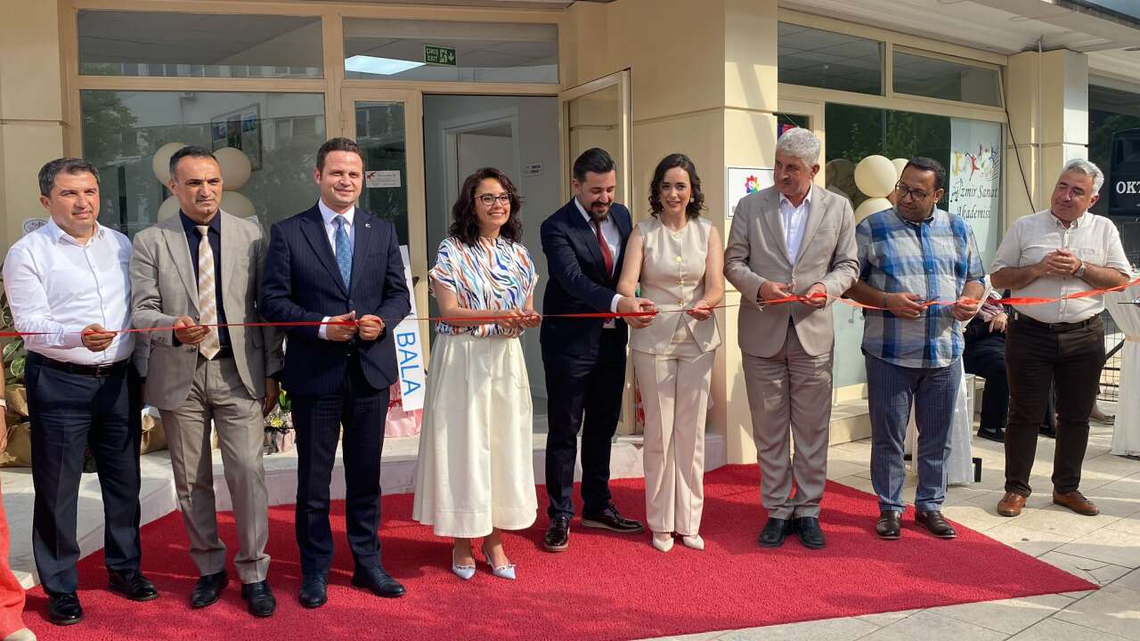 İzmir Sanat Akademisi Menteşe’de Kapılarını Açtı