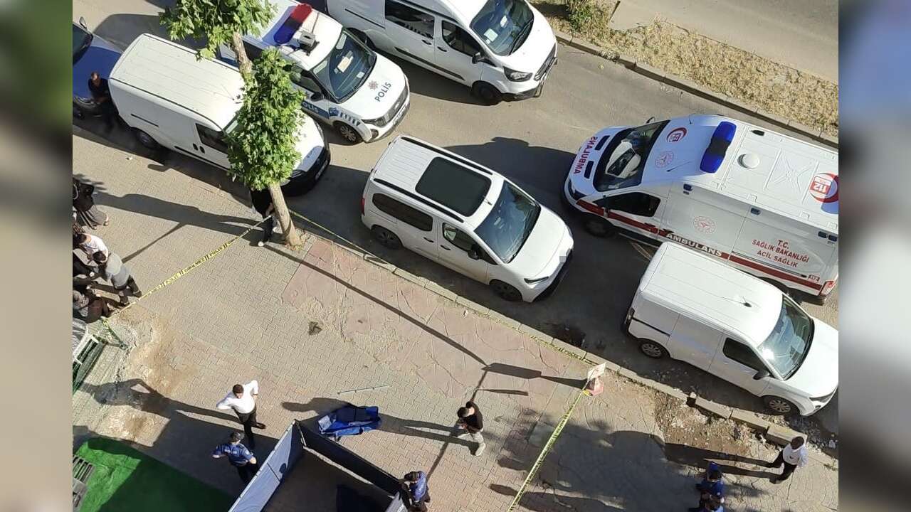 70 Yaşındaki Adam 5. Kattan Atladı, Hayatını Kaybetti