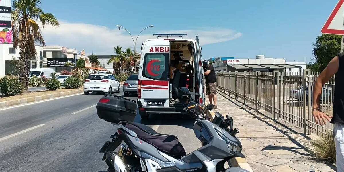 Muğla'da Motosiklet Kazasında Yaya Yaralandı