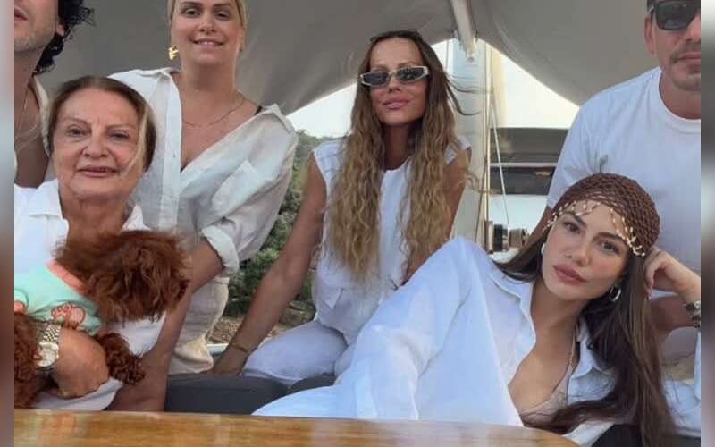 “Demet Özdemir Yaz Sezonunu Göcek’te Açtı: Aile Tatilinden Dikkat Çeken Kareler”