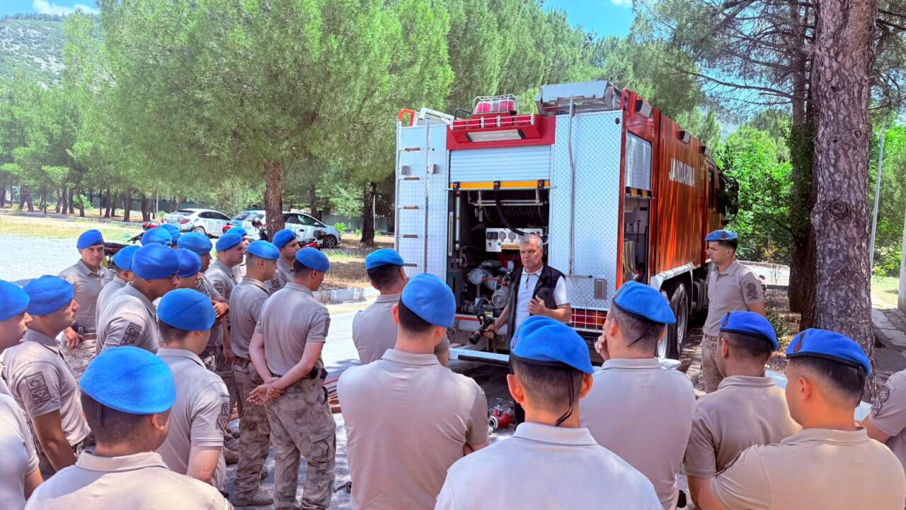 Muğla’da Jandarma Komandolarına Orman Yangınıyla Mücadele Eğitimi Verildi