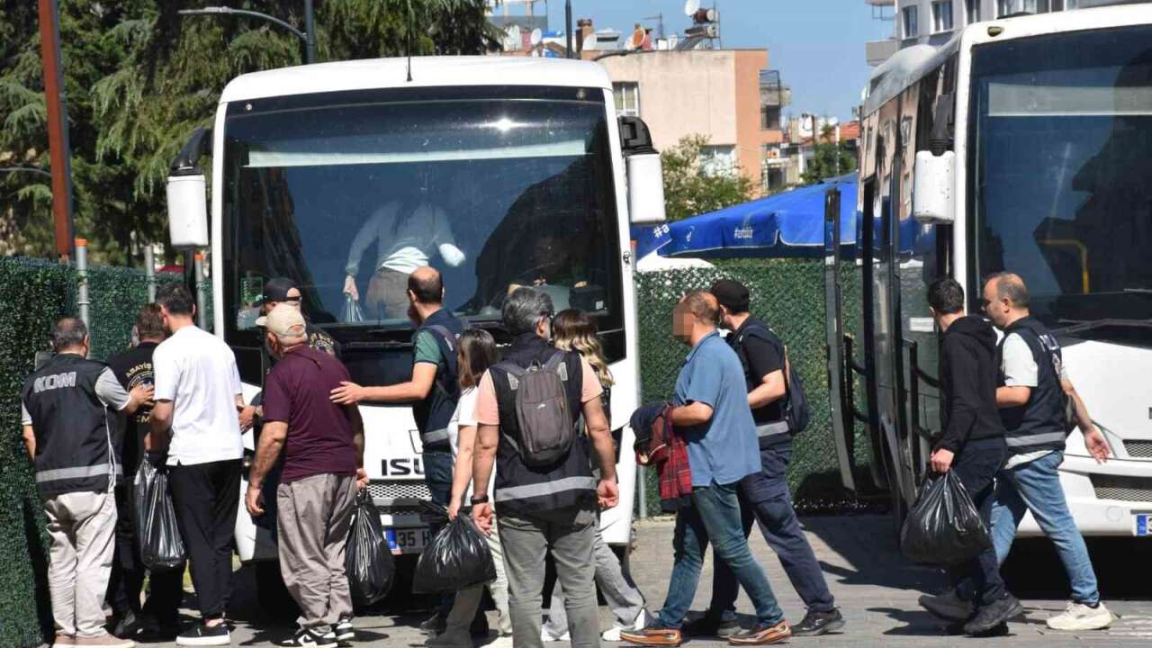 Üniversitede Yolsuzluk Operasyonunda, Eski Dekan Ve Başhekim Dahil 27 Tutuklama