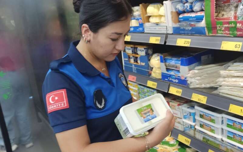Ula’da Zabıta Ekiplerinden Fırın ve Market Denetimi