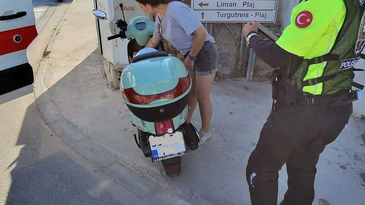 Muğla'da Motosiklet Kazasında Yolcu Yaralandı