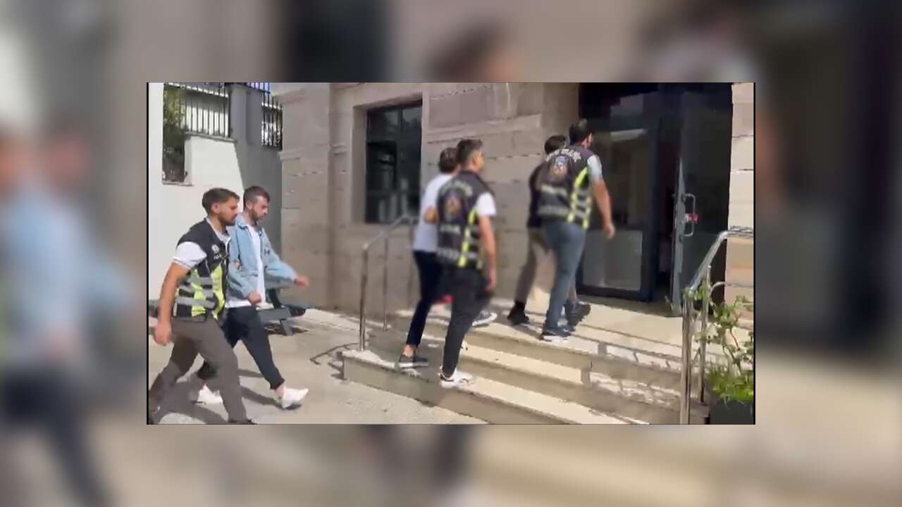Düğün Konvoyu Yaparak Trafiği Tehlikeye Düşüren 10 Sürücüye Para Cezası