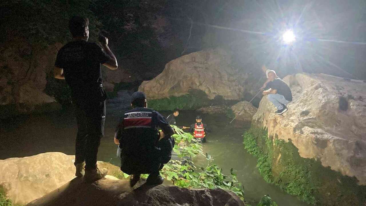 Girdiği Suda Akıntıya Kapılan Çocuk Hayatın Kaybetti