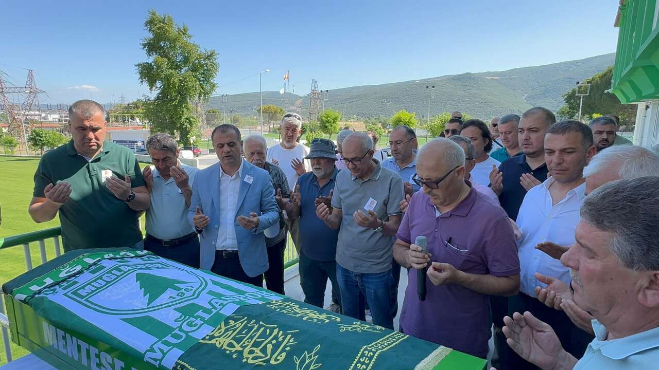 Akın Çavaş’ın Naaşı Muğlaspor Tesislerinde Karşılandı: Duygu Dolu Anlar Yaşandı