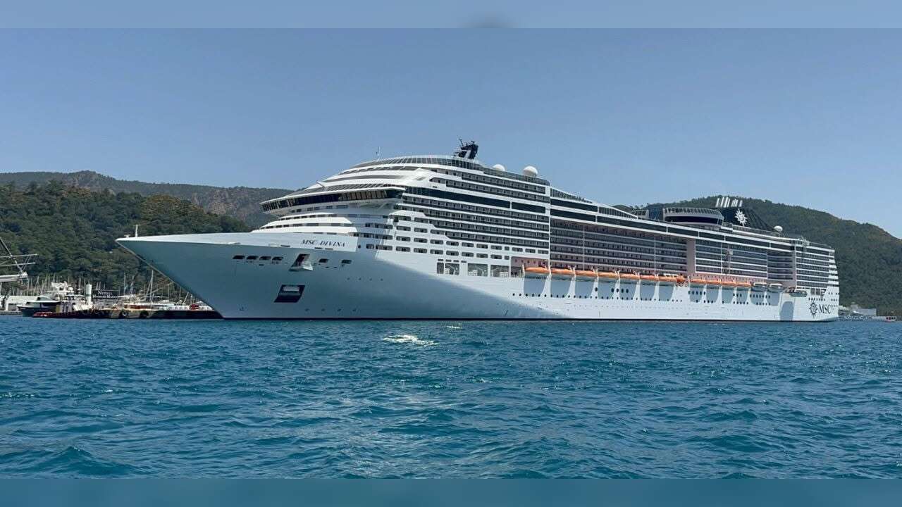 Dev Yolcu Gemisi 5 Bin Yolcusu ile Marmaris’e Demir Attı