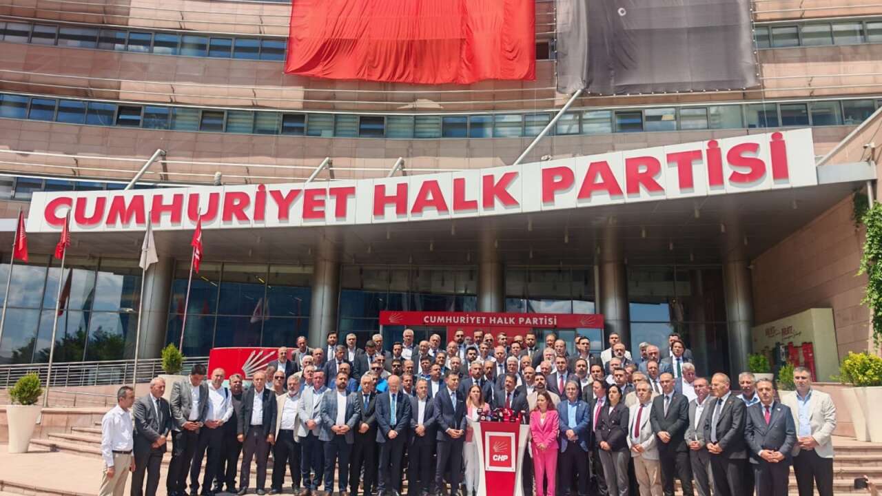 CHP İl Başkanlarından Olağanüstü Kurultay Çağrısı: 1003 Delegeden İmza Desteği