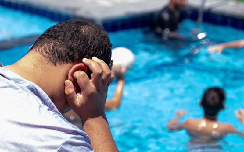 Otelin Havuzunda Rahatsızlandı, Hastanede Hayatını Kaybetti