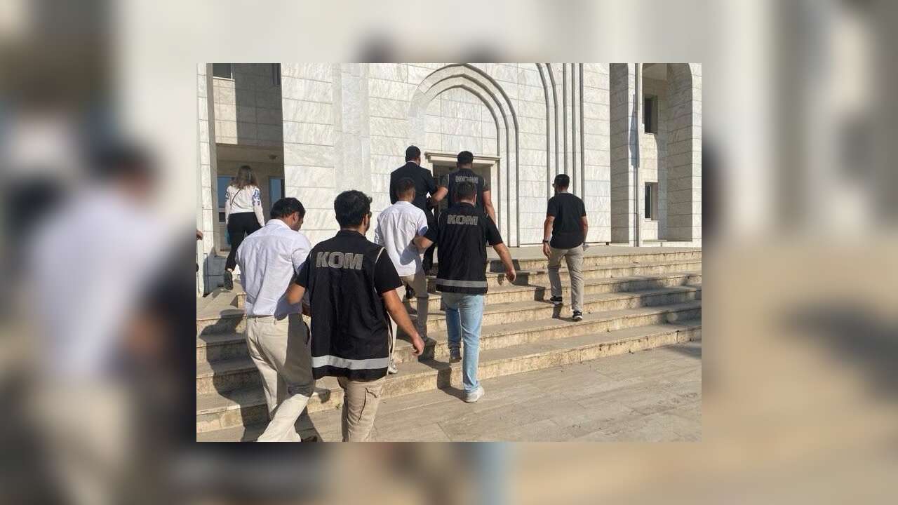 Muğla’da Kaçak Silah Operasyonu: 7 Tabanca, 3 Tüfek Ele Geçirildi, 3 Şüpheli Tutuklandı