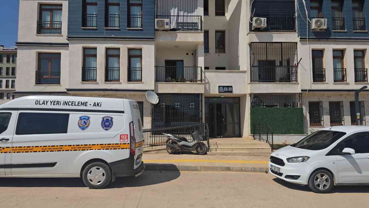 Evinde Silahla Vurulmuş Halde Bulunan Kadın Kurtarılamadı