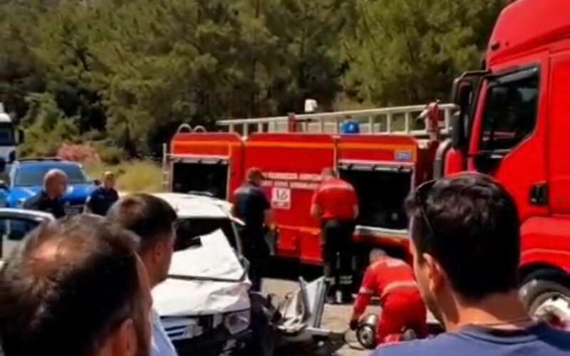 Milas-Ören Karayolunda Otomobil Tırla Kafa Kafaya Çarpıştı, Sürücü Ağır Yaralandı