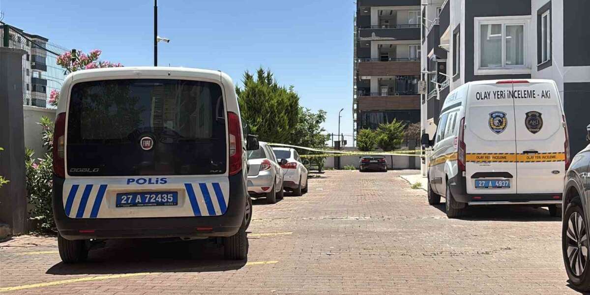 Kucağına Aldığı Çocuğuyla 8’inci Kattan Atladı: Anne Öldü, Çocuk Ağır Yaralandı