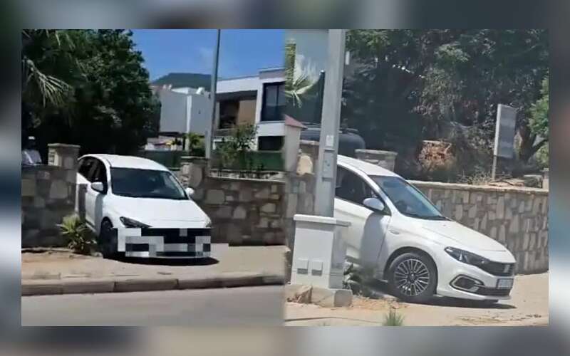 Bodrum’da İlginç Kaza, Yol Sanıp Merdivenlere Girdi, Otomobil Asılı Kaldı