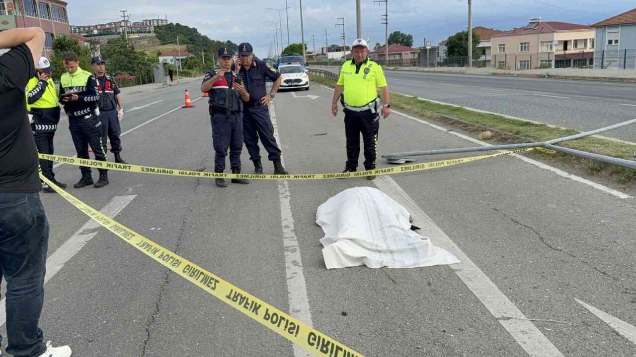 Hastane Yolunda Kaza: Eltisine Refakatçi Olarak Gidiyordu, Olay Yerinde Hayatını Kaybetti