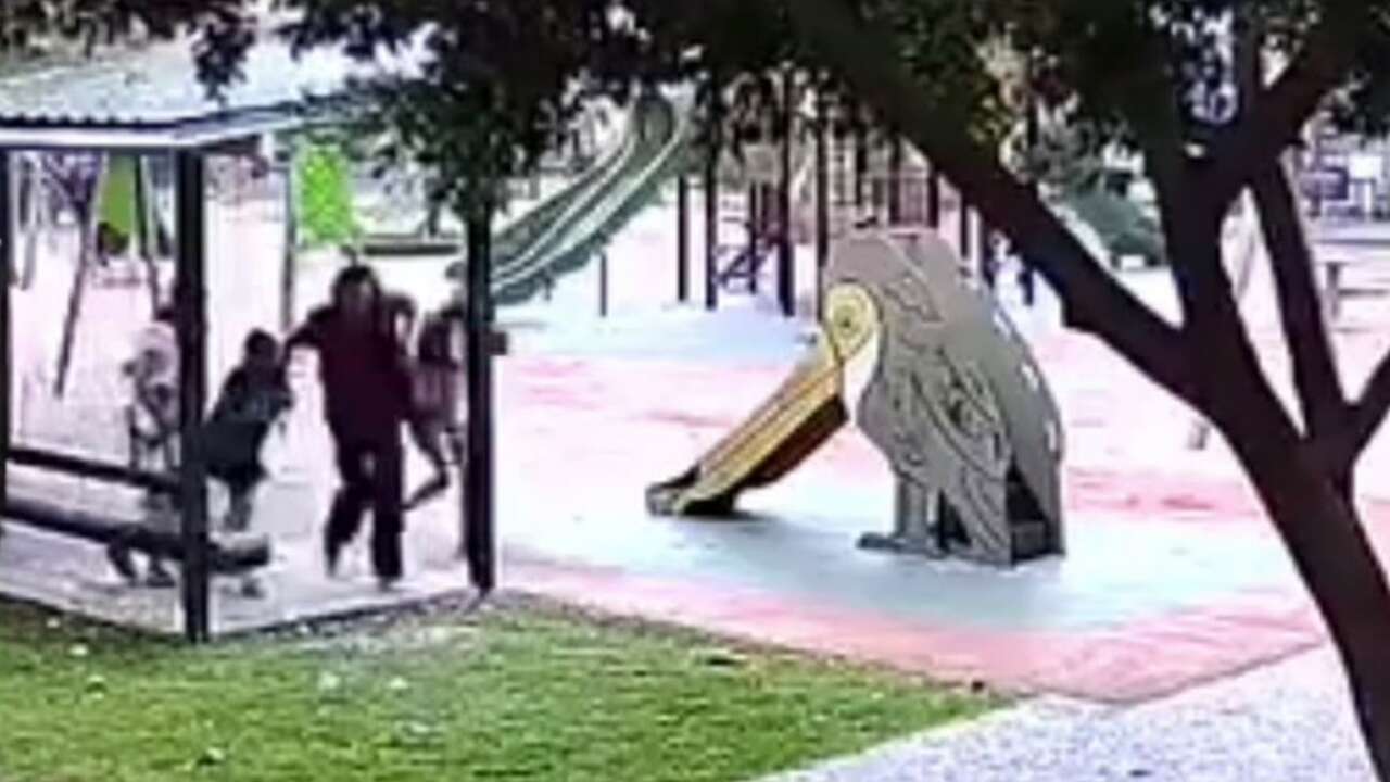 Muğla’da Korkutan Görüntü: Yıldırım Çocuk Parkına Düştü