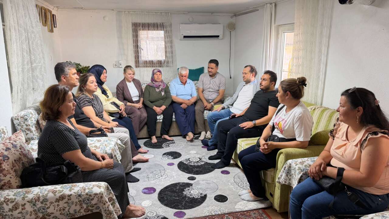 Milas’ta Babalar Günü’nde Anlamlı Ziyaret: Şehit Emrah Kuran’ın Ailesi Unutulmadı