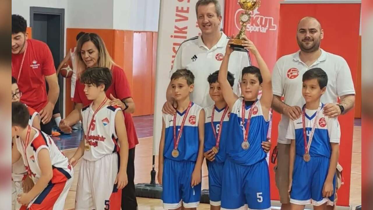 Türdü İlkokulu Basketbol Takımı Muğla Şampiyonu Oldu