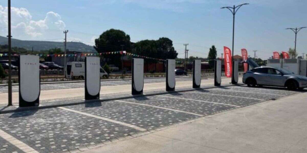 Tesla, Muğla’daki Yeni Süper Şarj İstasyonunu Hizmete Açtı