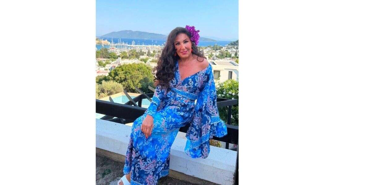 Bodrum’un Yeni Gündemi Nükhet Duru: Begonvillerin Arasında Bir Yıldız