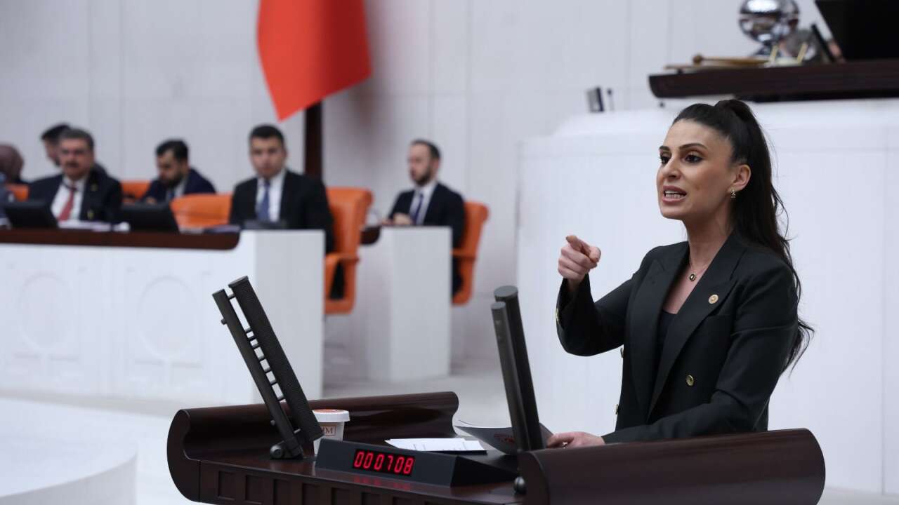 CHP’li Gizem Özcan’dan Asgari Ücret Çağrısı: “Açlık Sınırının Altında Ücret Olamaz”