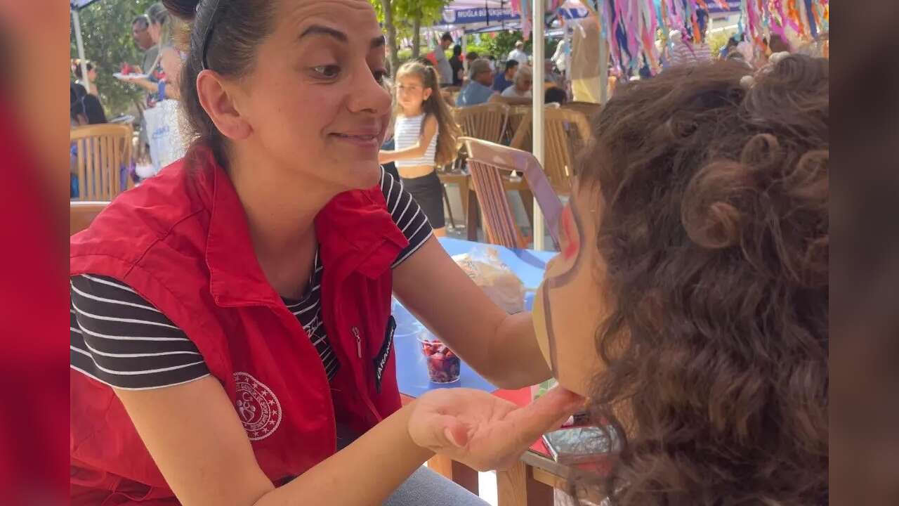 Menteşe’de Minikler ve Gönüllü Gençler Aynı Şenlikte Buluştu