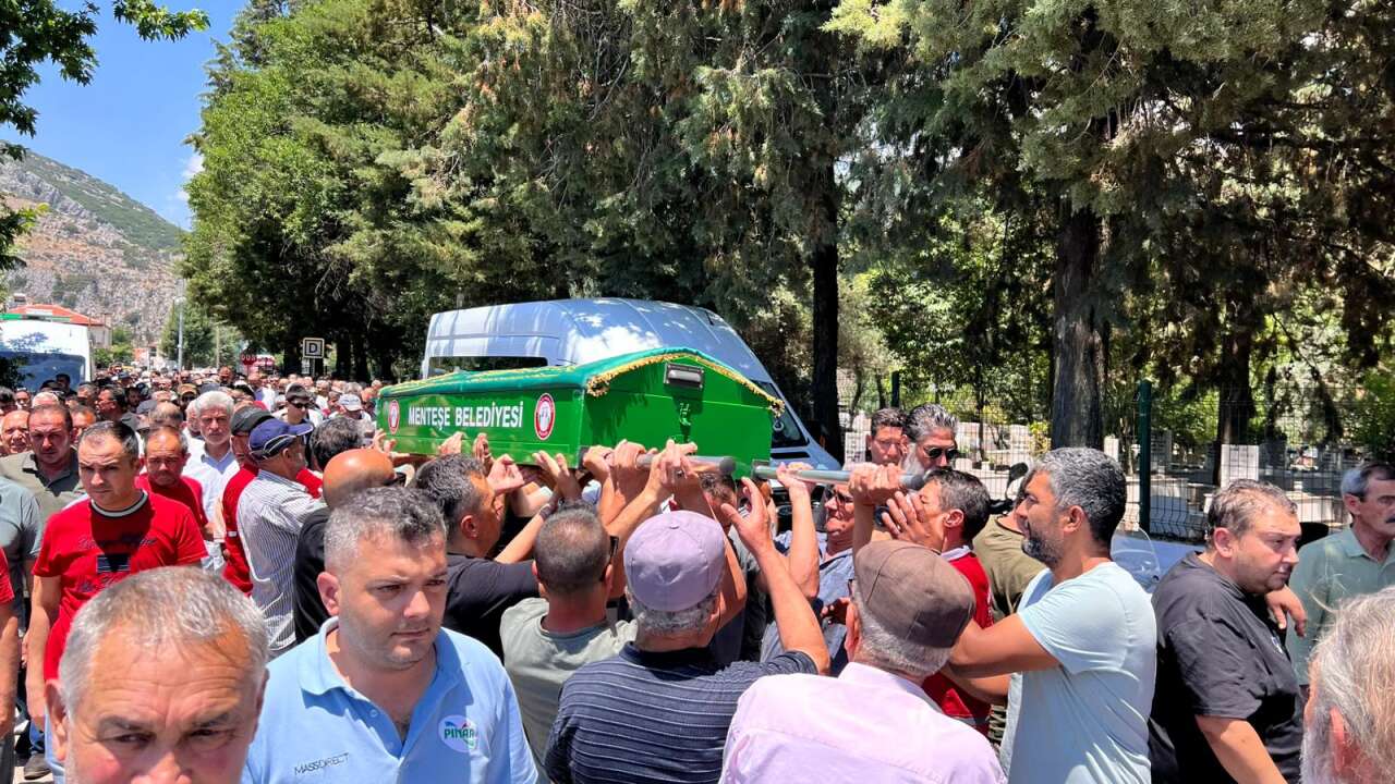 Okluk Kavşağı’ndaki Kazada Hayatını Kaybeden Cengiz Gökcan Son Yolculuğuna Uğurlandı