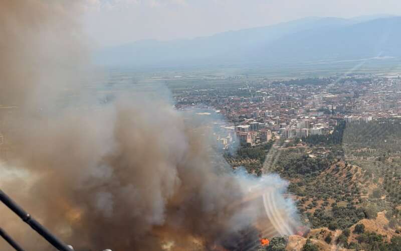 Nazilli'de Korkutan Yangın: Alevlere Helikopter Destekli Müdahale