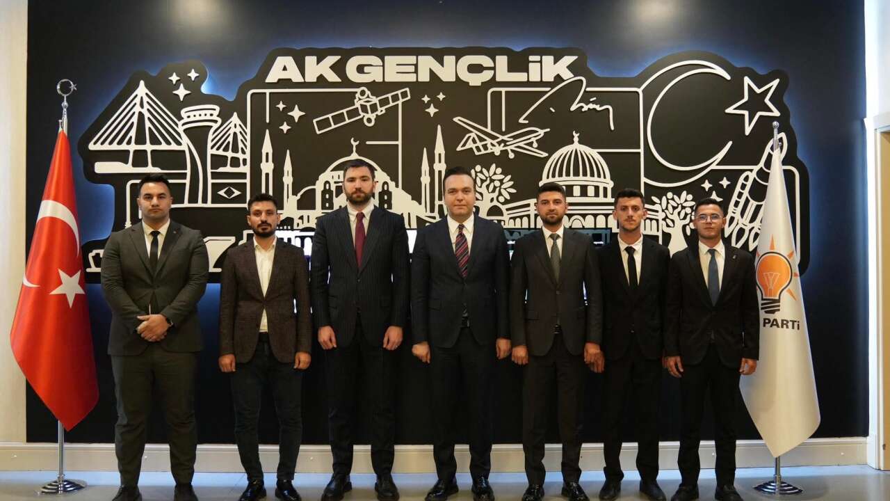 AK Parti Menteşe Gençlik Kolları’nda Görev Değişimi