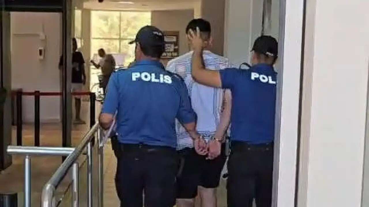 Muğla'da Polis Uygulamasından Kaçan Şüpheli Yakalandı! Polis Memuru ve Motosiklet Sürücüsünü Yaraladı