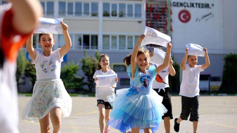 Okullarda Son Ders Zili Bugün Çalıyor: MEB Takvimi Açıklandı, Yeni Dönem Ne Zaman Başlıyor?