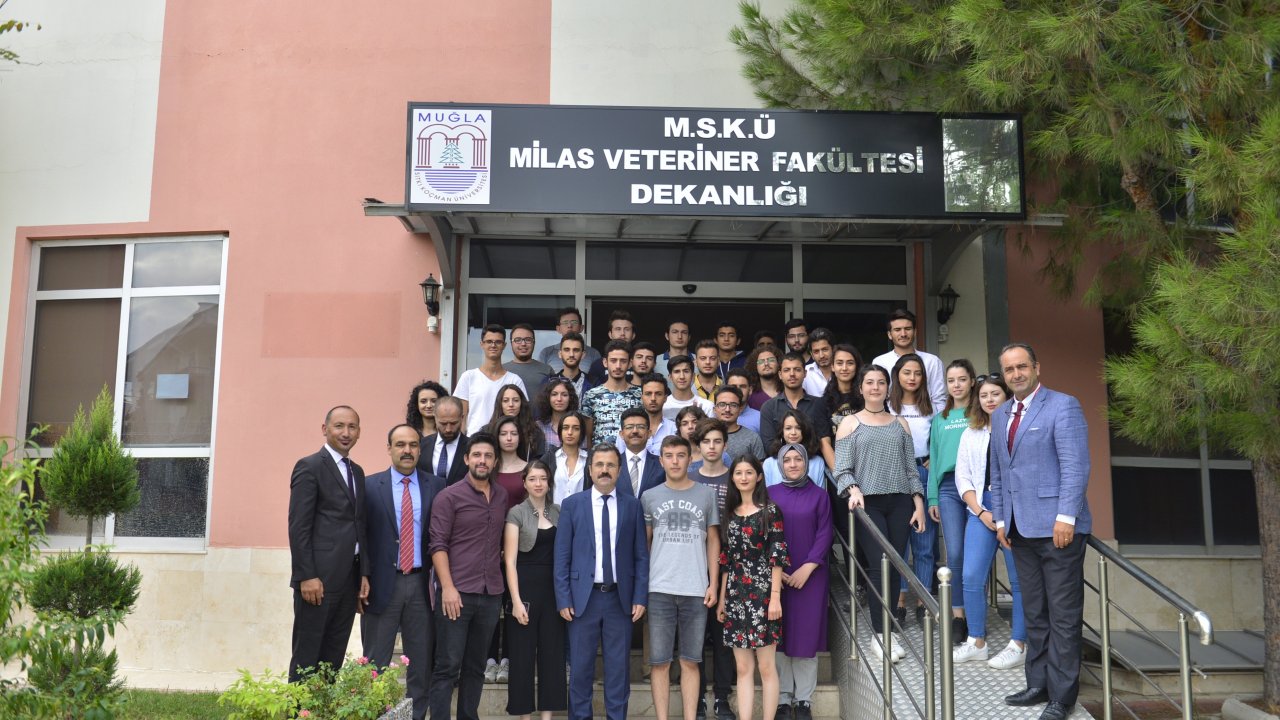 İlk dersi Rektör Çiçek verdi