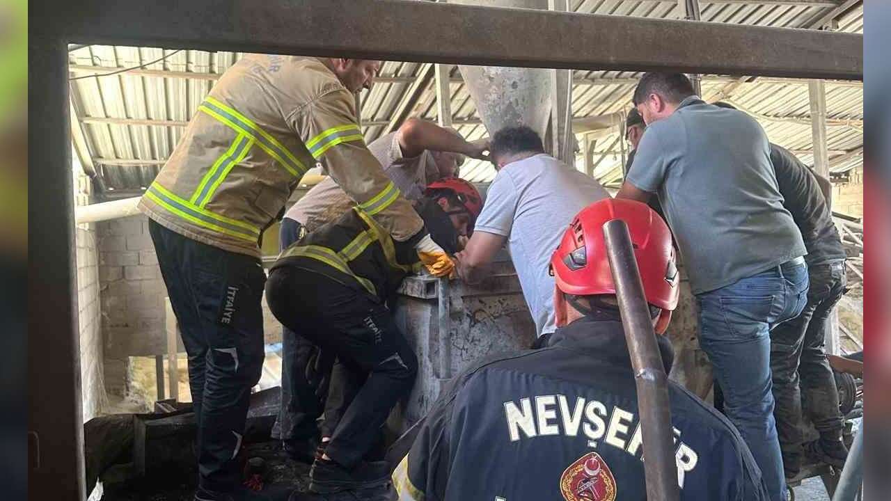 Harç Karma Makinesine Sıkışan İşçi Ağır Yaralandı
