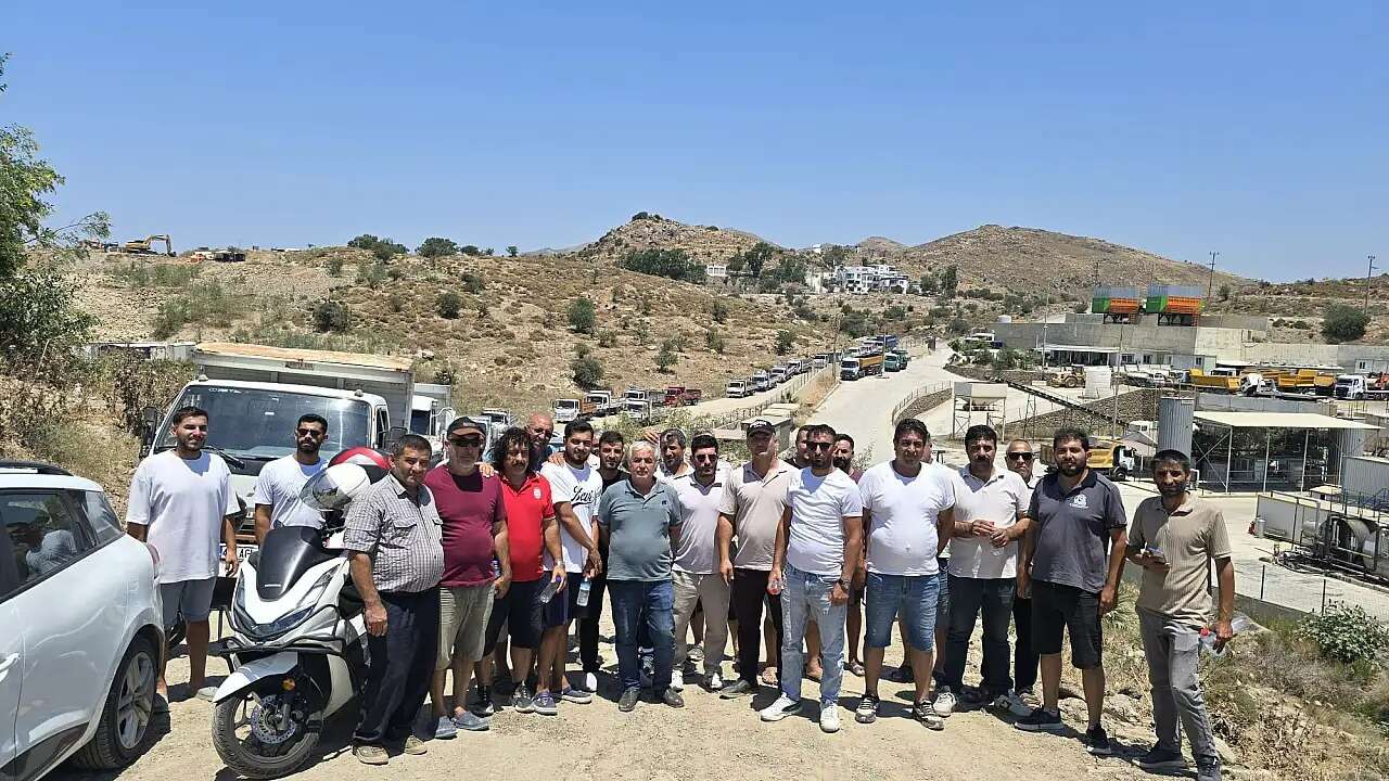 Bodrum'daki Nakliyecilerden Muğla Büyükşehir'e Tepki: Hafriyat Sahasının Kapatılması Esnafı Zor Durumda Bıraktı