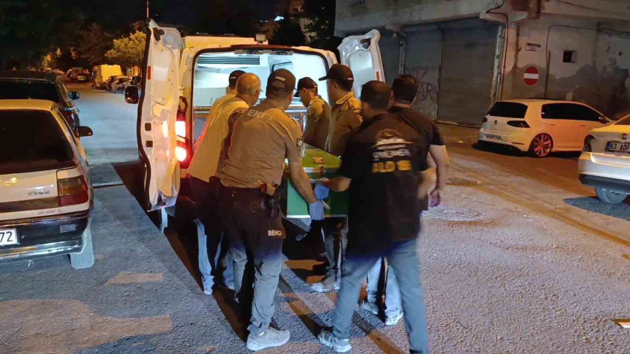Evinde Silahlı Saldırıya Uğrayan Adam Hayatını Kaybetti