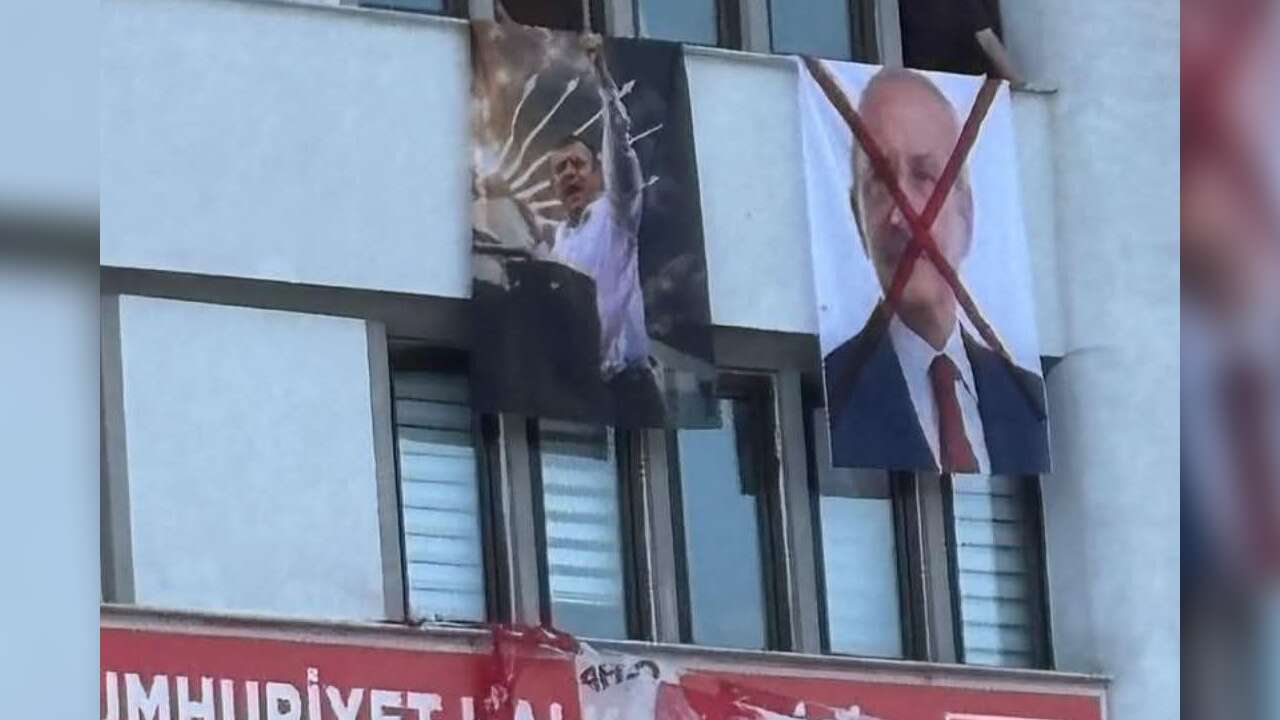 Kılıçdaroğlu'na Kırmızı Çarpı Atılan Pankart Kaldırıldı, CHP Muğla'da Gündüz Asıldı, Gece Apar Topar İndirildi