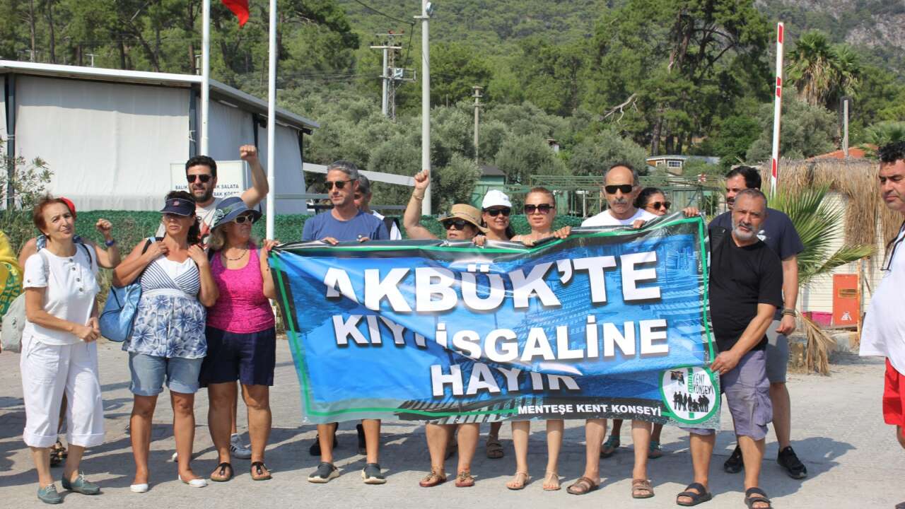 Muğla'da Akbük ve Datça Hayıtbükü'nde Ücret Tepkisi Büyüyor: Denize Girmenin Bedeli 1.500 TL'ye Kadar Çıkıyor