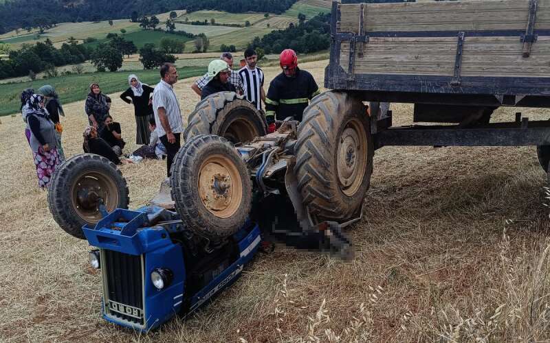 Tarlada Çalışırken Traktör Devrildi: Sürücü Hayatını Kaybetti