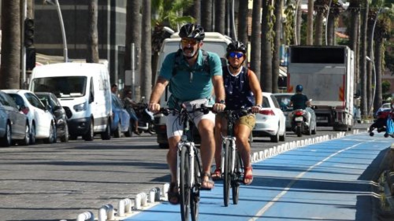 Bisiklet yolları için 1000 kilometre geldiler